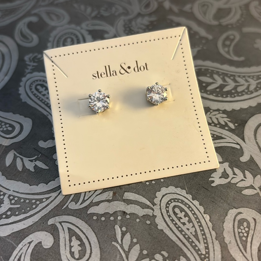 Stella & Dot faux diamond studs